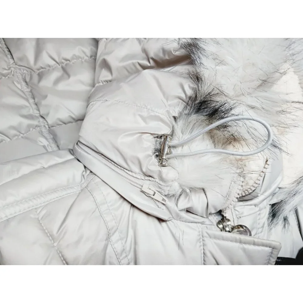 Long winter puffer coat with duffle button design with a zip closure - Picture 7 of 15